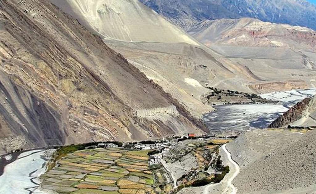 Lower Mustang Trek