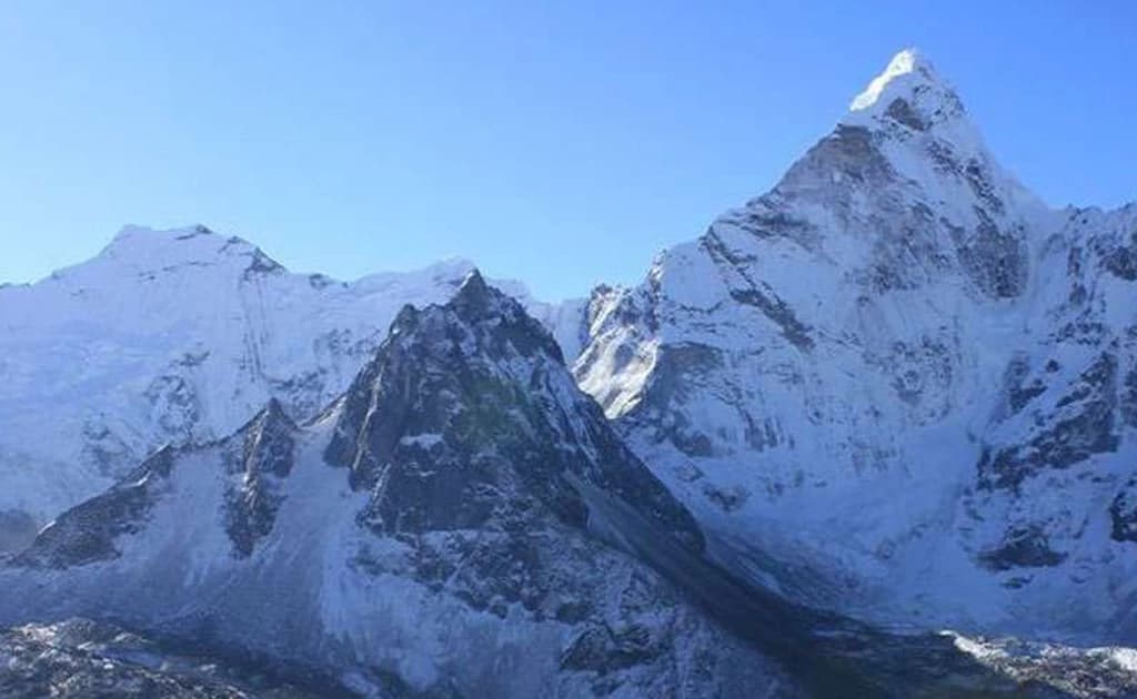 Langtang Ganja La Pass Helambu Trek 15 Days