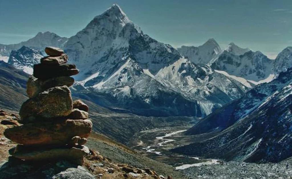 Everest High Pass Trek 22 Days