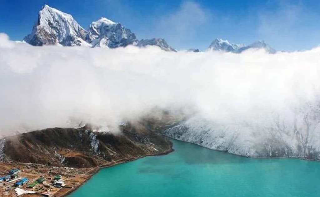 Gokyo Lakes Trekking 16 Days